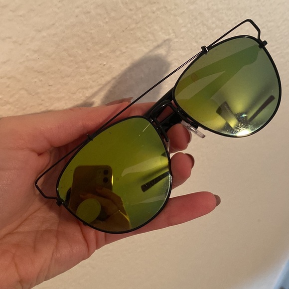 Bundle of sunnies - Picture 6 of 8